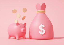 ピンクの豚の貯金箱とコイン